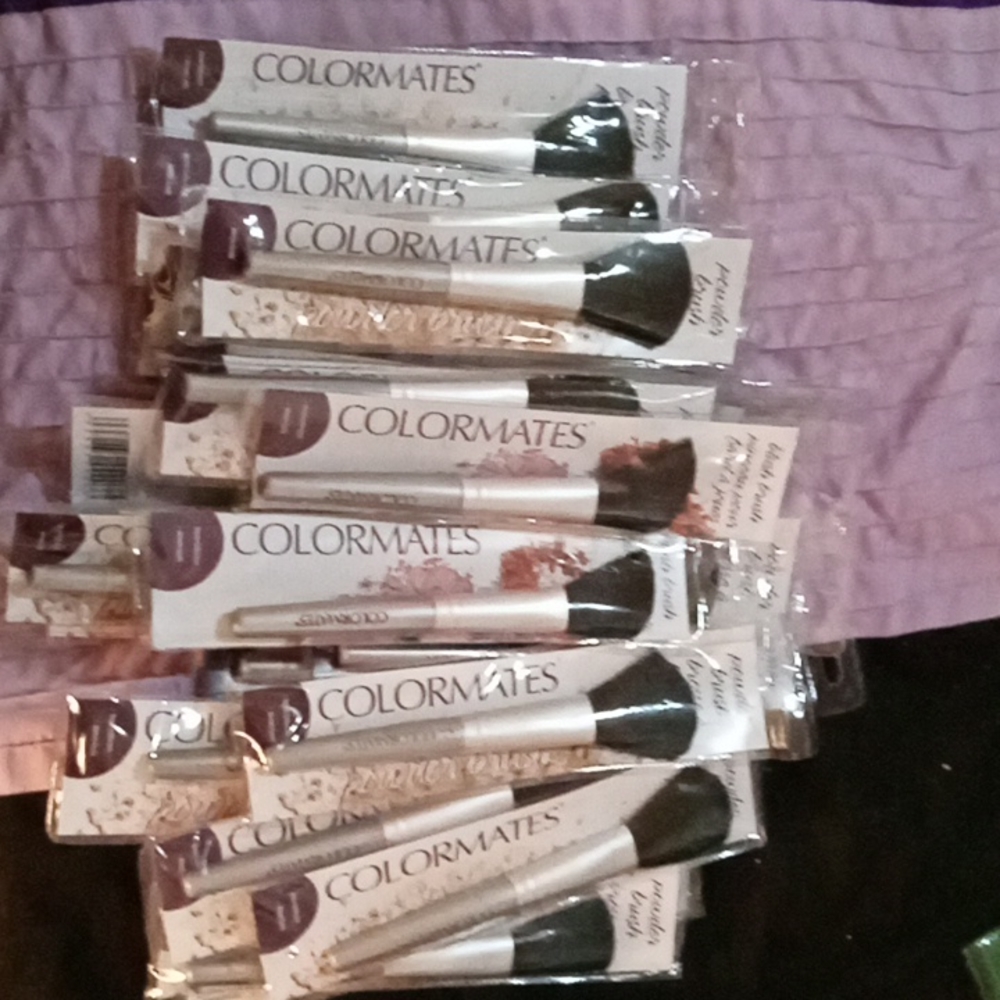 Multiple or single makeup brushes - Picture 4 of 4